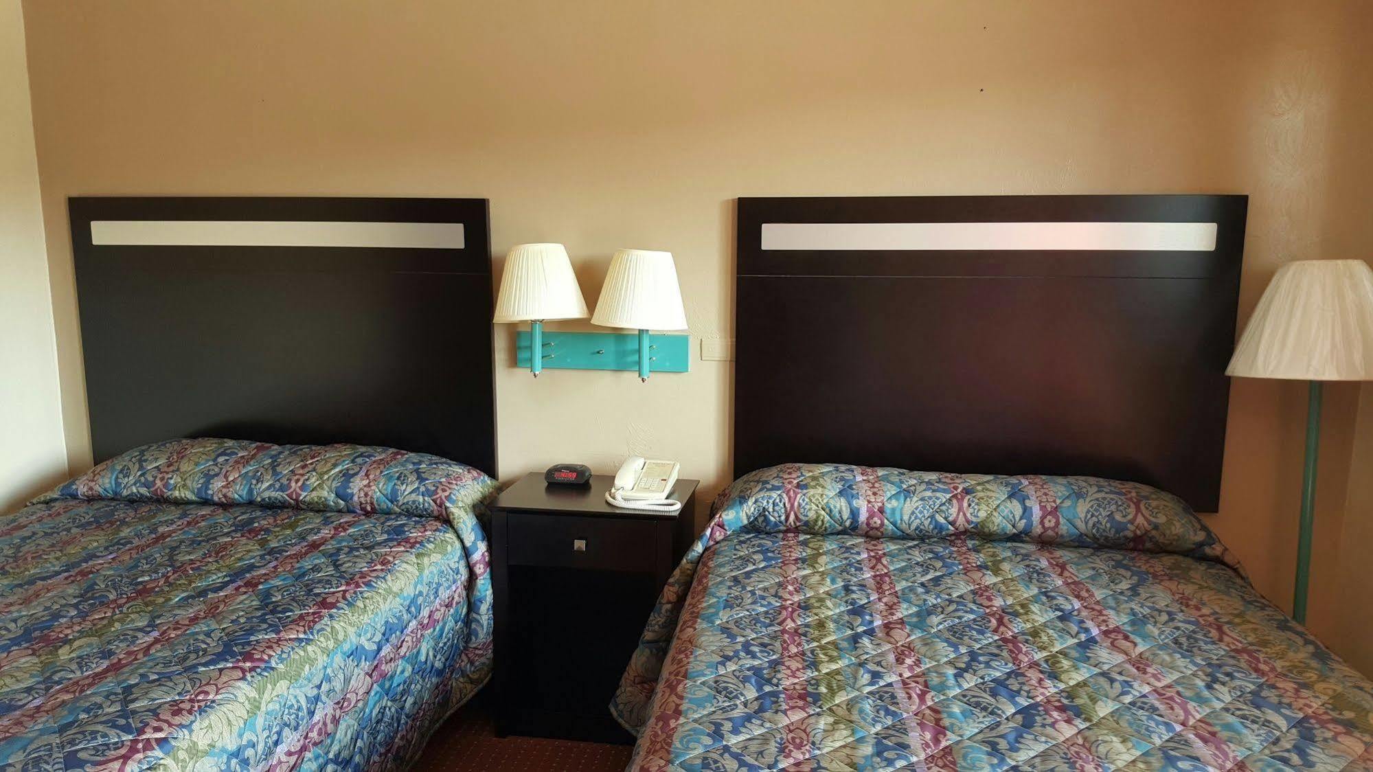 Budget Host Inn Charleston Bagian luar foto
